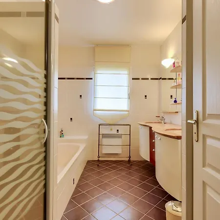Maison Pour 6 - Piscine Et Detente Holiday home Saint-Hilaire-de-Talmont