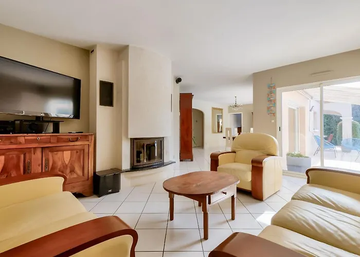 Prázdninový dům Maison Pour 6 - Piscine Et Detente