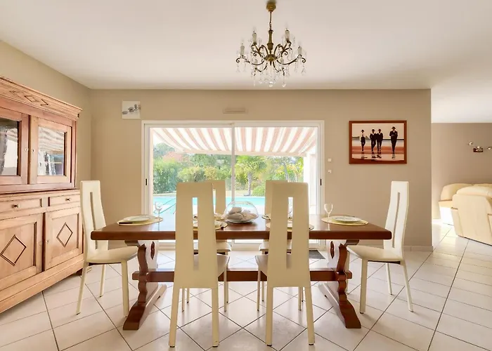 Prázdninový dům Maison Pour 6 - Piscine Et Detente Saint-Hilaire-de-Talmont